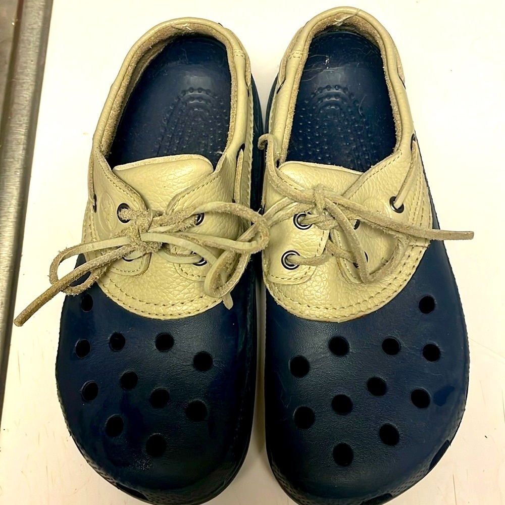 💙  Crocs islander pit crew boat shoe